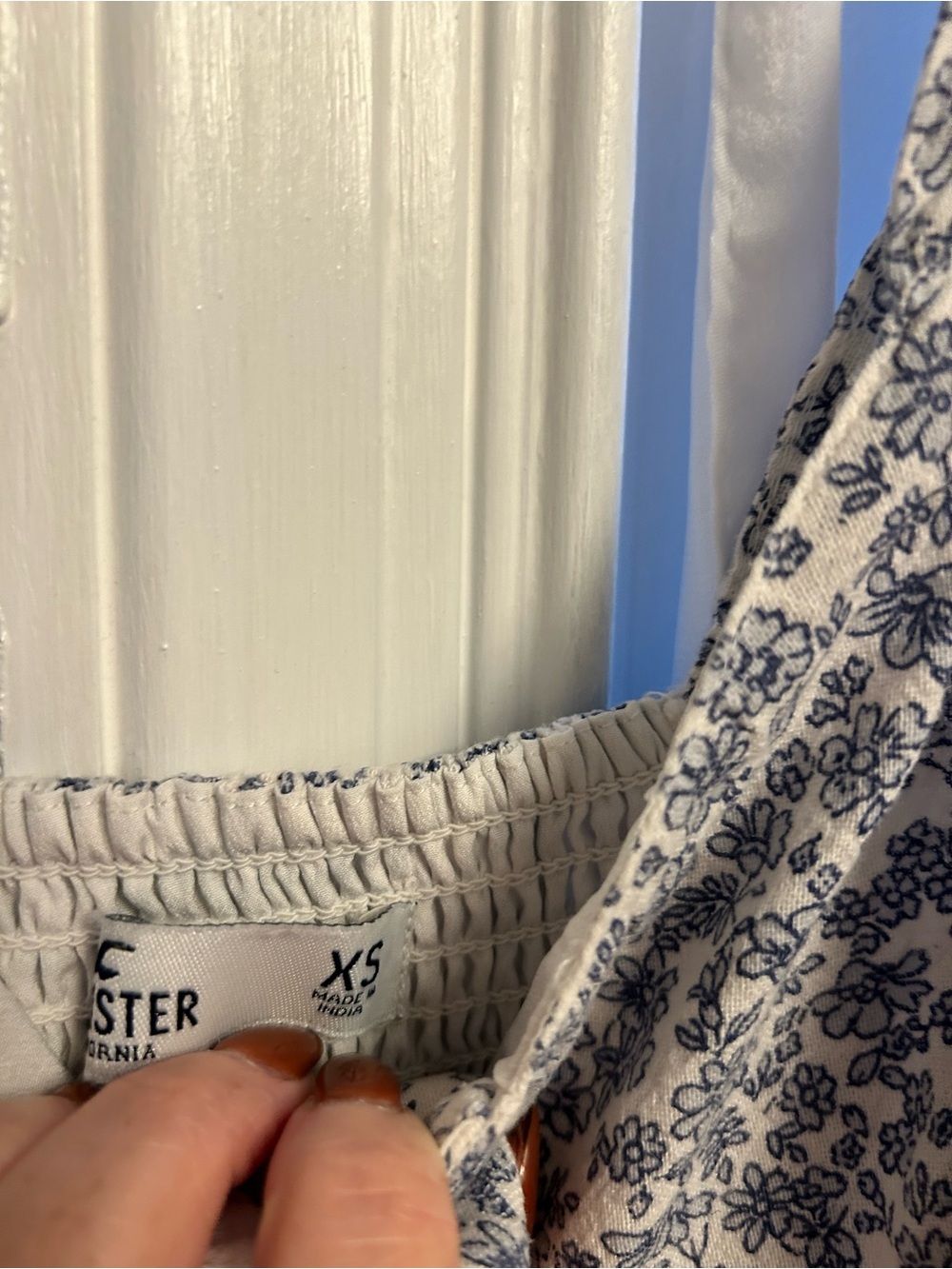 Hollister XS Blue & White Floral Romper | Linen Blend Button Front Summer - Picture 4 of 10